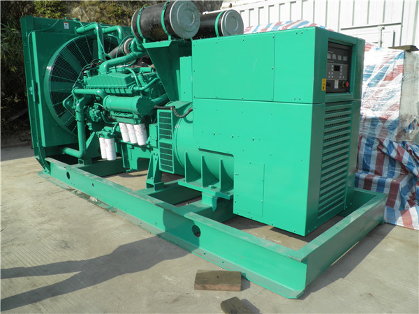个旧发电车出租-柴油发电机散热器怎样散热