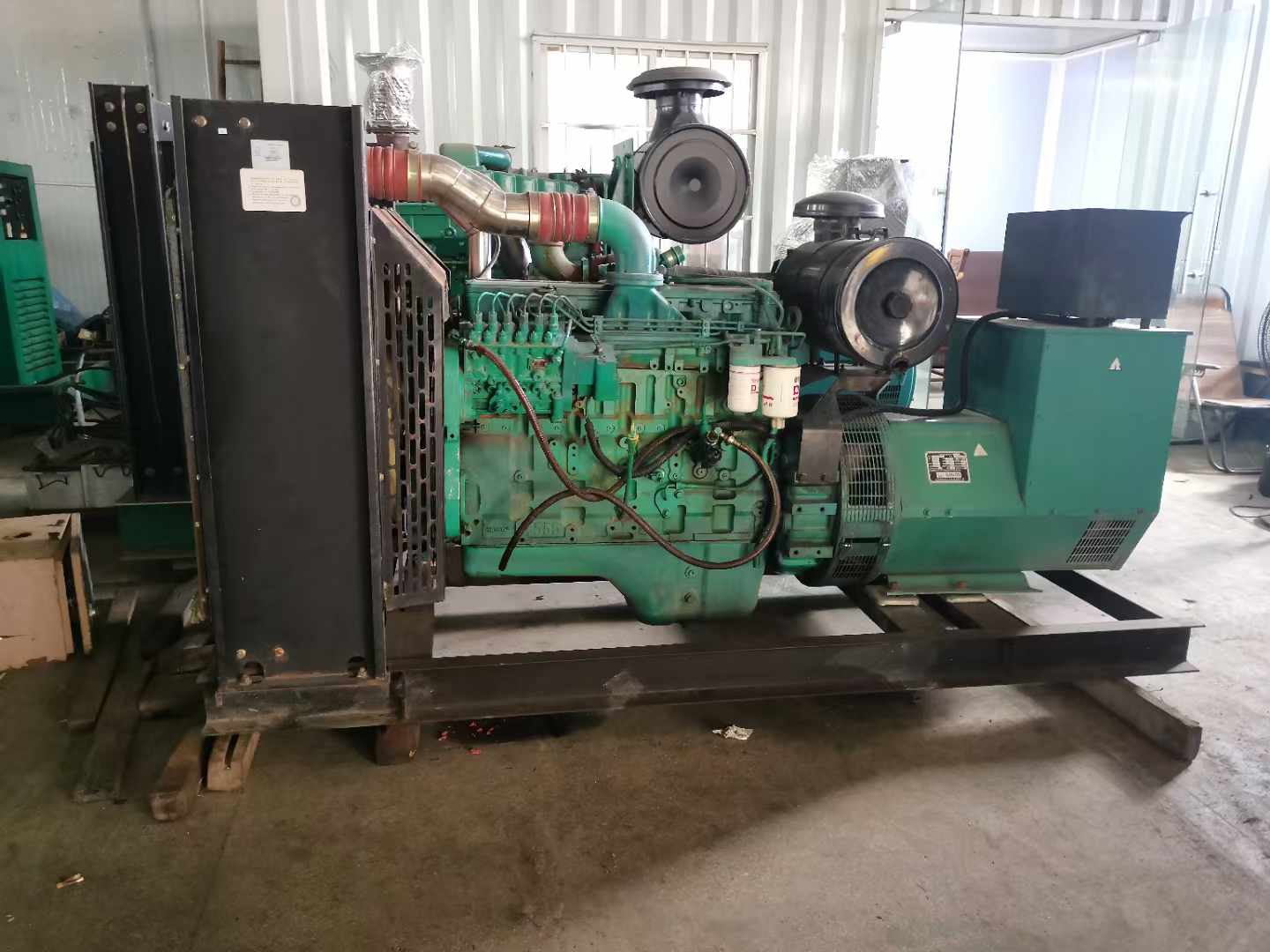 个旧发电机租赁如何确定电缆的承载电流是否在安全范围内？