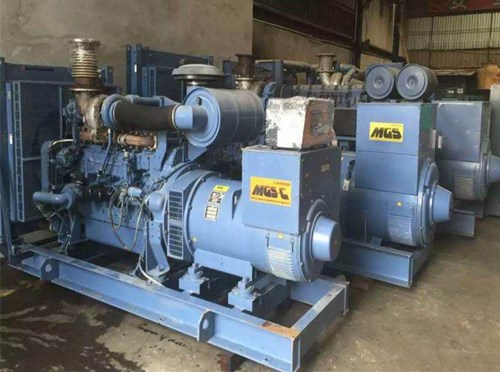 个旧柴油发电机如何测试电流大小？