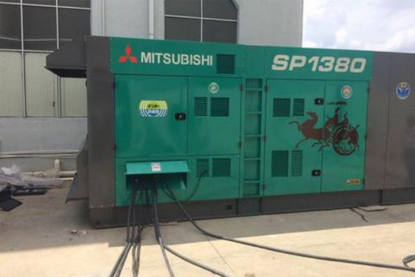 个旧为什么有些柴油发电机组的输出电压可以调节？