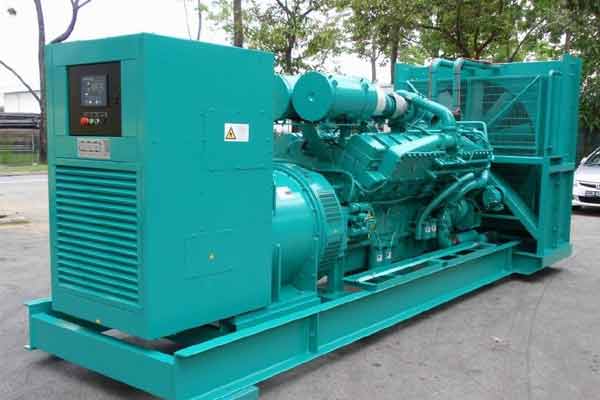 个旧柴油发电机组电压不稳定怎样维修？