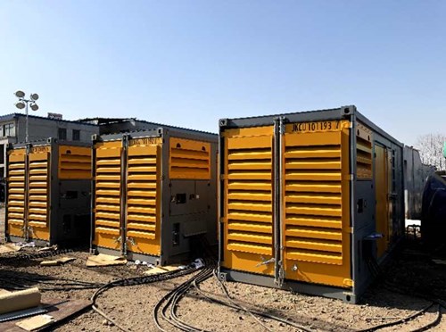 个旧防冻液的气味异常可能是由哪些原因导致的？